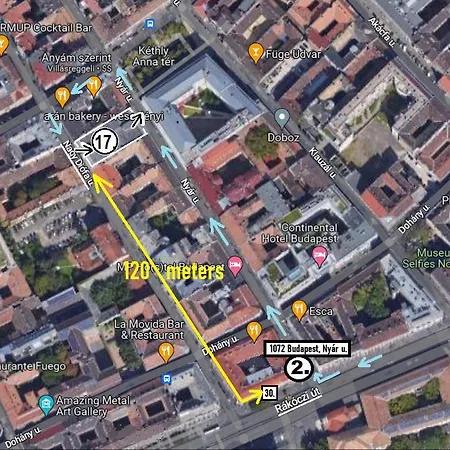 In The Center Of -free Garage Parking *