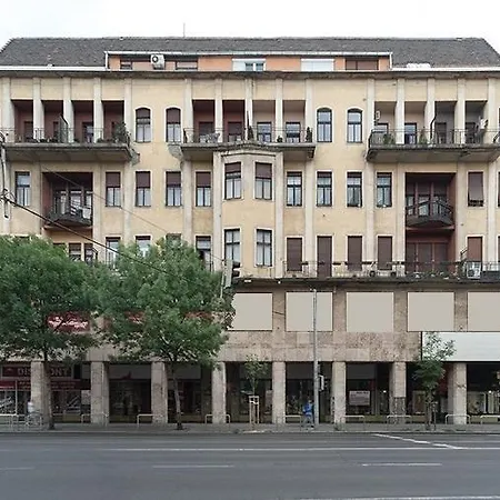 In The Center Of -free Garage Parking Appartement *