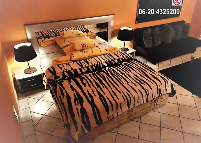 In The Center Of -free Garage Parking Appartement *
