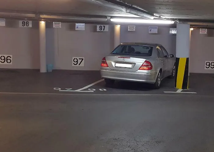 In The Center Of -free Garage Parking Appartement